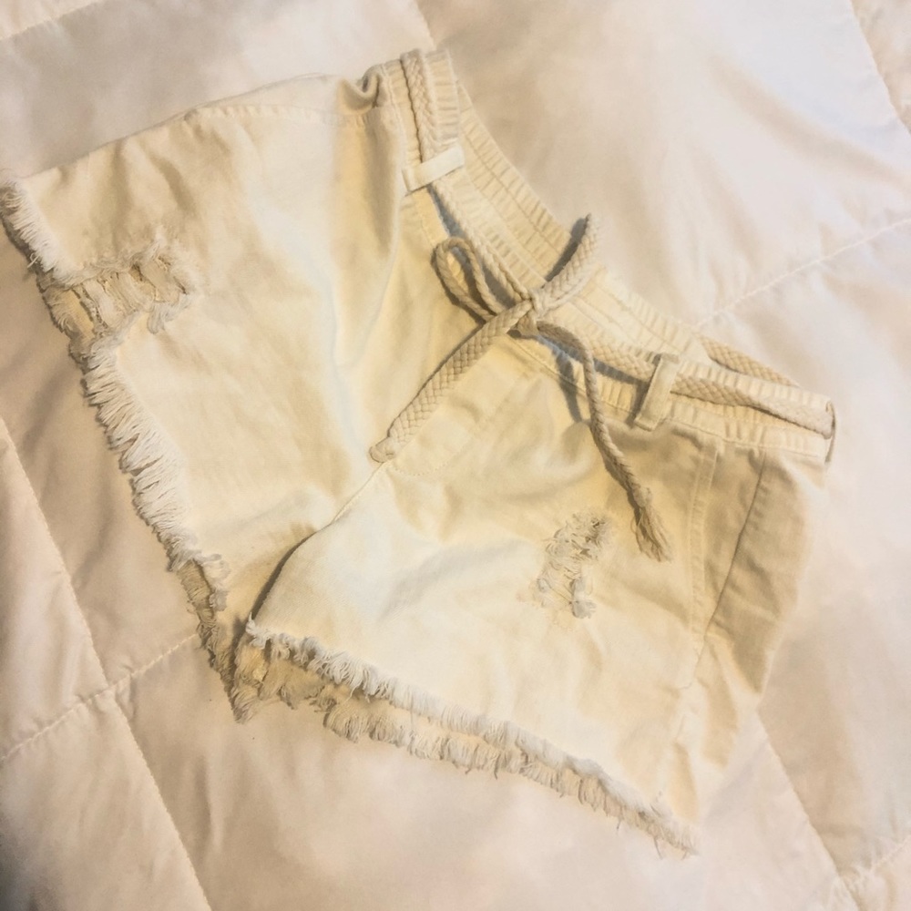 Cute white shorts